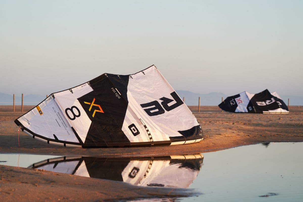 Kitesurfing in perfect flat water conditions